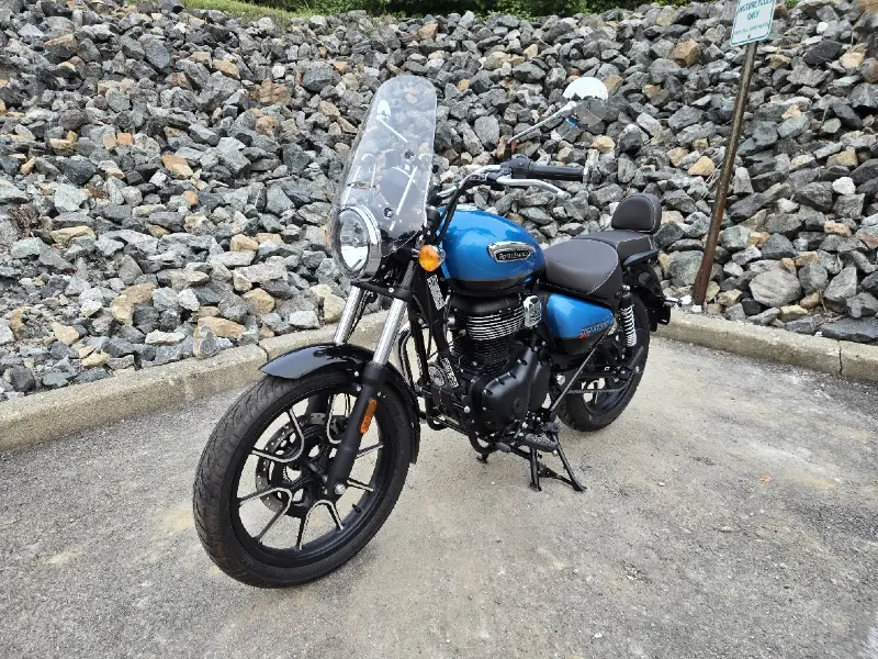 Royal Enfield Meteor 350 Blu