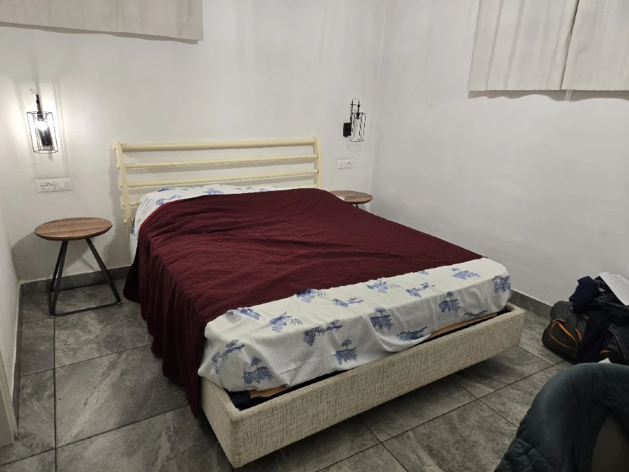 La comoda e silenziosa camera da letto in fondo all'edificio