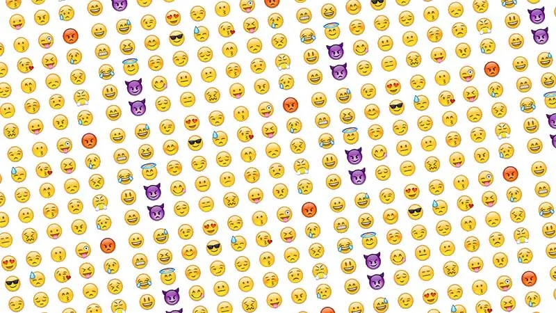 Tante emoji allineate in una griglia: sorriso, diavoletto, cuoricini, e via dicendo