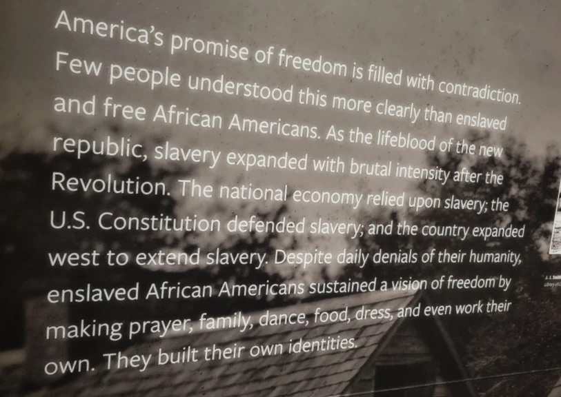 La promessa della libertà americana è piena di contraddizioni